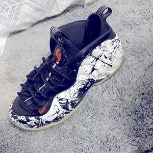 Nike Foam deposits they are black white orange